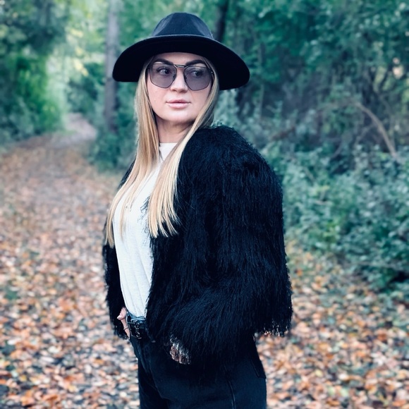 Meet your Posher, Olga - Picture 1 of 1